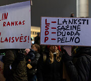 Antrasis protestas &bdquo;&Scaron;alin rankas nuo laisvo žodžio!&ldquo;