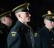 Atminimo laužų uždegimo ceremonija prie Lietuvos nacionalinio radijo ir televizijos pastato