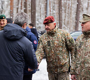 Lietuvos pirmosios poros ir Danijos karali&scaron;kosios poros susitikimas su Kra&scaron;to apsaugos savanorių pajėgomis  ir Lietuvos &scaron;aulių sąjunga