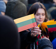 Vasario 16-osios minėjimas prie Lietuvos nepriklausomybės signatarų namų Vilniuje