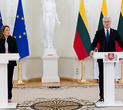 Roberta Metsola, Gitanas Nausėda