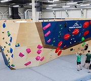 Vilniuje įrengta nauja moderni &bdquo;Montis Magia&ldquo; laipiojimo sporto salė