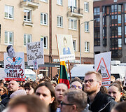 Protestas ,,&Scaron;alin rankas nuo laisvo žodžio&ldquo;