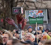 Protestas ,,&Scaron;alin rankas nuo laisvo žodžio&ldquo;