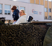 Lietuvos kariuomenės Pirmosios divizijos vėliavos įteikimo ceremonija