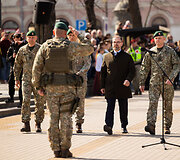 Lietuvos kariuomenės Pirmosios divizijos vėliavos įteikimo ceremonija