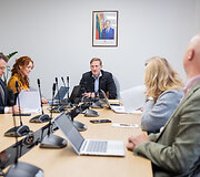 Kastytis Žuromskas ai&scaron;kinasi apie jį į ministrus delegavusios &bdquo;Nemuno au&scaron;ros&ldquo; daromą įtaką jo kuruojamos srities sprendimams, partijos narių galimus pažeidimus statybų ir aplinkosaugos srityse
