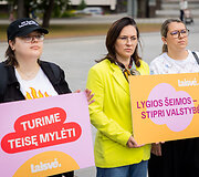 Laisvės partijos organizuojama akcija &bdquo;Meilė nugalės&ldquo;