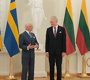 Karlas XVI Gustavas, Gitanas Nausėda 