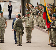 Lietuvos kariuomenės Karo komendantūrų valdybos vėliavos įteikimo ceremonija