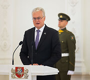 Prezidentūroje suteiktas kontradmirolo laipsnis flotilės admirolui Giedriui Premeneckui ir generolo majoro laipsnis brigados generolui Žilvinui Gaubiu