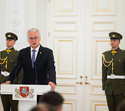 Prezidentūroje suteiktas kontradmirolo laipsnis flotilės admirolui Giedriui Premeneckui ir generolo majoro laipsnis brigados generolui Žilvinui Gaubiu