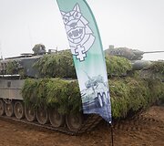 Pirmųjų Lietuvos kariuomenės tankų įgulų vykdomas kovinis &scaron;audymas i&scaron; tankų &bdquo;Leopard 2A6&ldquo;