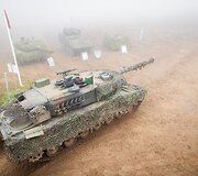 Pirmųjų Lietuvos kariuomenės tankų įgulų vykdomas kovinis &scaron;audymas i&scaron; tankų &bdquo;Leopard 2A6&ldquo;