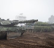 Pirmųjų Lietuvos kariuomenės tankų įgulų vykdomas kovinis &scaron;audymas i&scaron; tankų &bdquo;Leopard 2A6&ldquo;