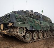 Pirmųjų Lietuvos kariuomenės tankų įgulų vykdomas kovinis &scaron;audymas i&scaron; tankų &bdquo;Leopard 2A6&ldquo;