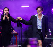 Monika Liu, Rokas Yan
