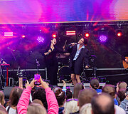 Monika Liu, Rokas Yan