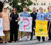 Įspėjamoji protesto akcija, kurioje profesinės sąjungos i&scaron;rei&scaron;kė savo nuomonę apie Teisingumo ministerijos vadovų vykdomą Lietuvos kalėjimų tarnybos direktoriaus Mindaugo Kairio diskreditacijos kampaniją
