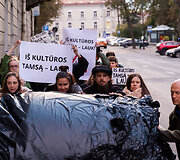Meninė akcija &bdquo;I&scaron; kultūros tamsą &ndash; lauk&rdquo;