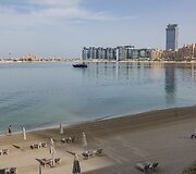 I&scaron;tu&scaron;tėję Dubajus paplūdimiai