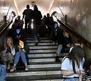 Kyjivo gyventojai slėptuvėje metro stotyje