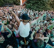 Uostamiestyje &bdquo;&Scaron;vyturys BHouse&ldquo; erdvėje o&scaron;ė skonių ir muzikos jūra: į Aludarių dienos festivalį susirinko tūkstančiai