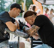 Uostamiestyje &bdquo;&Scaron;vyturys BHouse&ldquo; erdvėje o&scaron;ė skonių ir muzikos jūra: į Aludarių dienos festivalį susirinko tūkstančiai