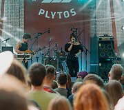 Uostamiestyje &bdquo;&Scaron;vyturys BHouse&ldquo; erdvėje o&scaron;ė skonių ir muzikos jūra: į Aludarių dienos festivalį susirinko tūkstančiai