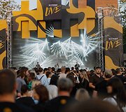 Uostamiestyje &bdquo;&Scaron;vyturys BHouse&ldquo; erdvėje o&scaron;ė skonių ir muzikos jūra: į Aludarių dienos festivalį susirinko tūkstančiai