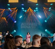 Uostamiestyje &bdquo;&Scaron;vyturys BHouse&ldquo; erdvėje o&scaron;ė skonių ir muzikos jūra: į Aludarių dienos festivalį susirinko tūkstančiai