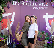 Vilniečių pamilta &bdquo;Burbulio vyninė&ldquo; plečiasi: miesto &scaron;irdyje duris atvėrė &bdquo;Burbulis Jr.&ldquo;