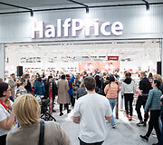 &bdquo;HalfPrice&ldquo; debiutuoja Vilniuje &ndash; populiarus mažmeninės prekybos tinklas atidarė savo parduotuvę &bdquo;Vilnius Outlet&ldquo;