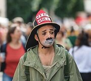 Gėlių, meno ir meilės festivalyje &ndash; tarptautinė  teatro ir cirko trupė bei kvapą gniaužiantys pasirodymai