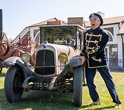 Gėlių, meno ir meilės festivalyje &ndash; tarptautinė  teatro ir cirko trupė bei kvapą gniaužiantys pasirodymai