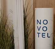 Kasmetinė &bdquo;Beaujolais Nouveau&ldquo; &scaron;ventė ir naujas &bdquo;Novotel&ldquo; istorijos lapas