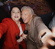 Kasmetinė &bdquo;Beaujolais Nouveau&ldquo; &scaron;ventė ir naujas &bdquo;Novotel&ldquo; istorijos lapas
