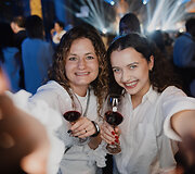 Kasmetinė &bdquo;Beaujolais Nouveau&ldquo; &scaron;ventė ir naujas &bdquo;Novotel&ldquo; istorijos lapas