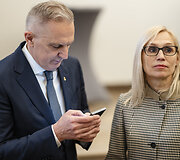 Mokesčių mokėtojai &ndash; valstybės gyvybės &scaron;altinis: Vilniaus rotu&scaron;ėje įteikti apdovanojimai