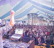 Kauno &bdquo;Oktoberfestas&ldquo; vėl traukia minias: rudenį vyksiančioje &scaron;ventėje rezervuota daugiau nei pusė stalų