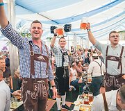 Kauno &bdquo;Oktoberfestas&ldquo; vėl traukia minias: rudenį vyksiančioje &scaron;ventėje rezervuota daugiau nei pusė stalų