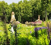 Pakruojo dvare jau atidarytas utopinio grožio Vasaros gėlių festivalis: Mindaugines kviečia &scaron;vęsti tarp milijonų žiedų