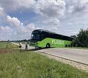 Autobusas nuvažiavo nuo kelio