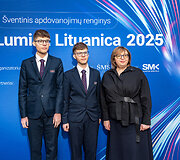 Mokslų akademijoje apdovanoti Lietuvai tarptautinėse olimpiadose atstovavę mokiniai