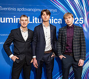 Mokslų akademijoje apdovanoti Lietuvai tarptautinėse olimpiadose atstovavę mokiniai