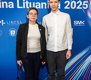 Mokslų akademijoje apdovanoti Lietuvai tarptautinėse olimpiadose atstovavę mokiniai