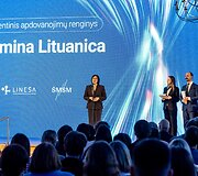Mokslų akademijoje apdovanoti Lietuvai tarptautinėse olimpiadose atstovavę mokiniai
