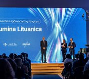Mokslų akademijoje apdovanoti Lietuvai tarptautinėse olimpiadose atstovavę mokiniai