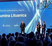 Mokslų akademijoje apdovanoti Lietuvai tarptautinėse olimpiadose atstovavę mokiniai