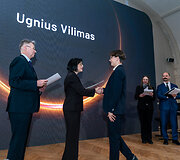 Mokslų akademijoje apdovanoti Lietuvai tarptautinėse olimpiadose atstovavę mokiniai
